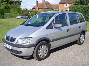  vauxhall zafira       . sixt     .